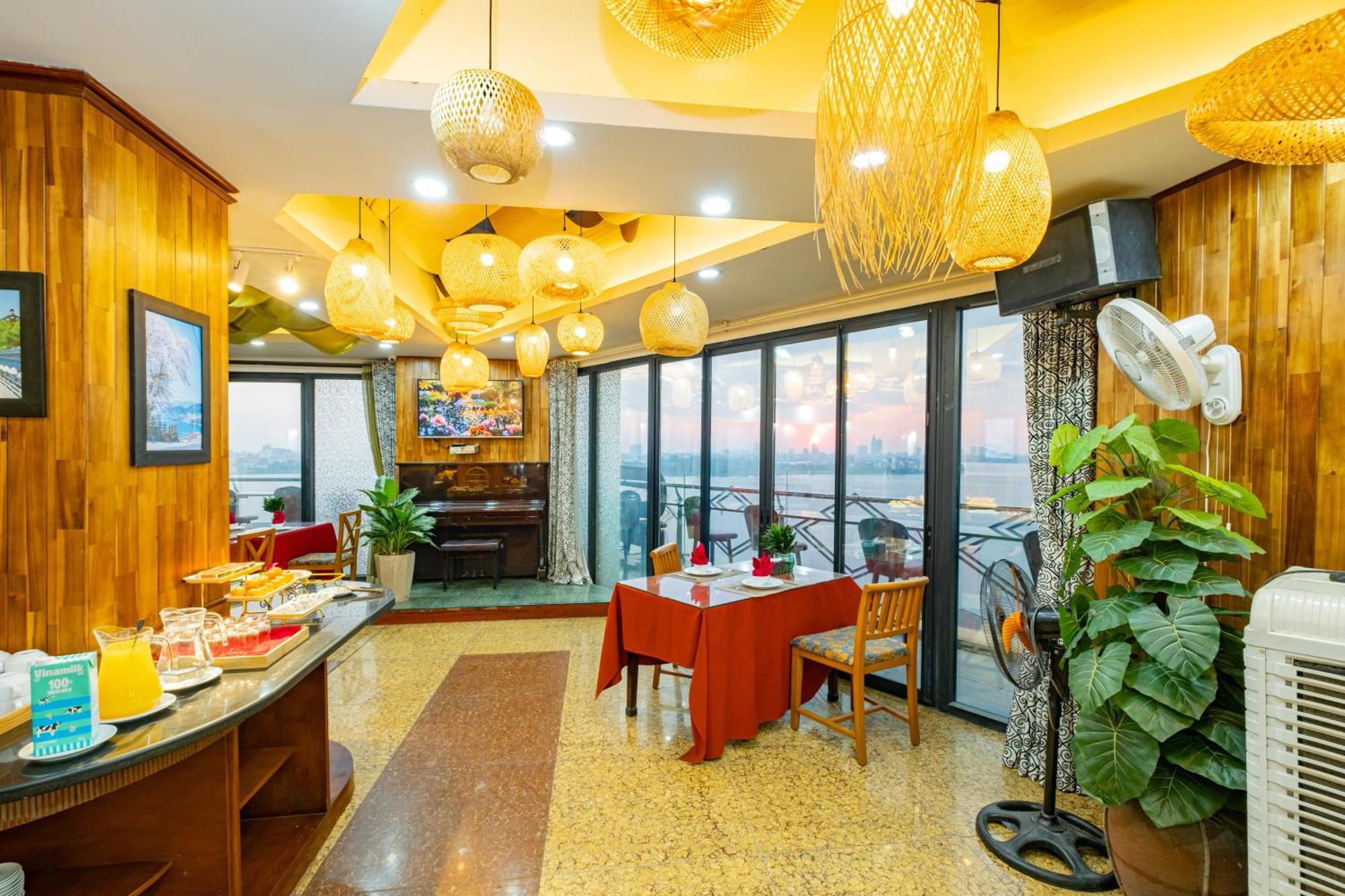 Sunset Westlake Hanoi Hotel Buitenkant foto